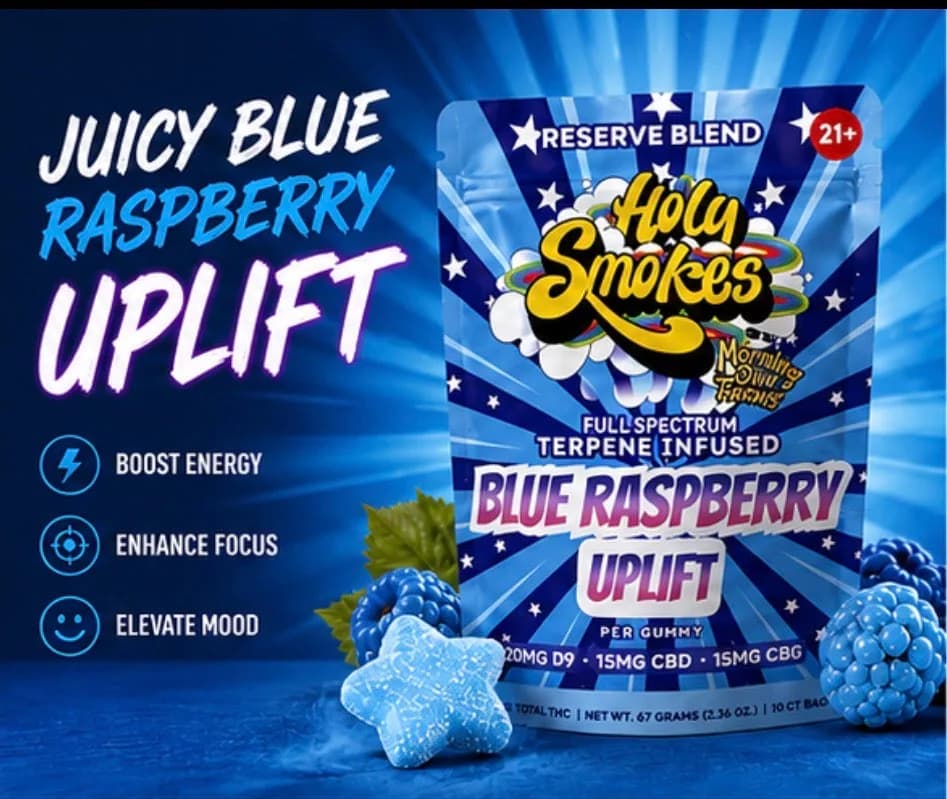 The pouch at the right of a blue layout, one star gummy and two blue raspberries in front of it and three line icons with captions at the left.